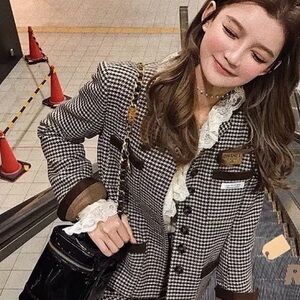 Black and White Houndstooth Blazer for Formal Occasions comes with skirt